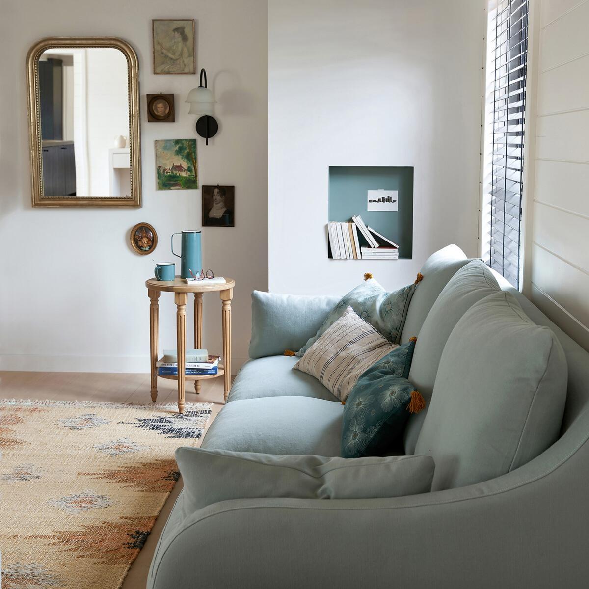 Linza Wall Light in Metal and Sandblasted Glass – image 6