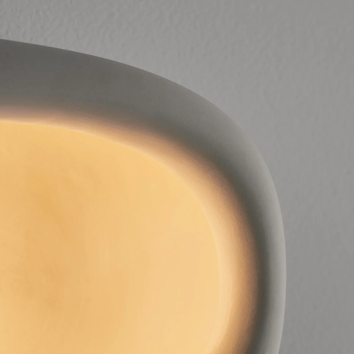 Artsy Ceramic Wall Light – image 8