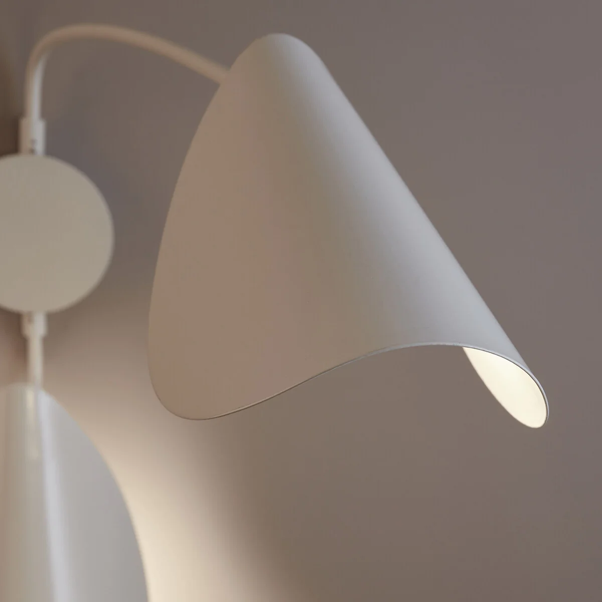 Funambule Contemporary 2-Arm Wall Light in Metal – image 7