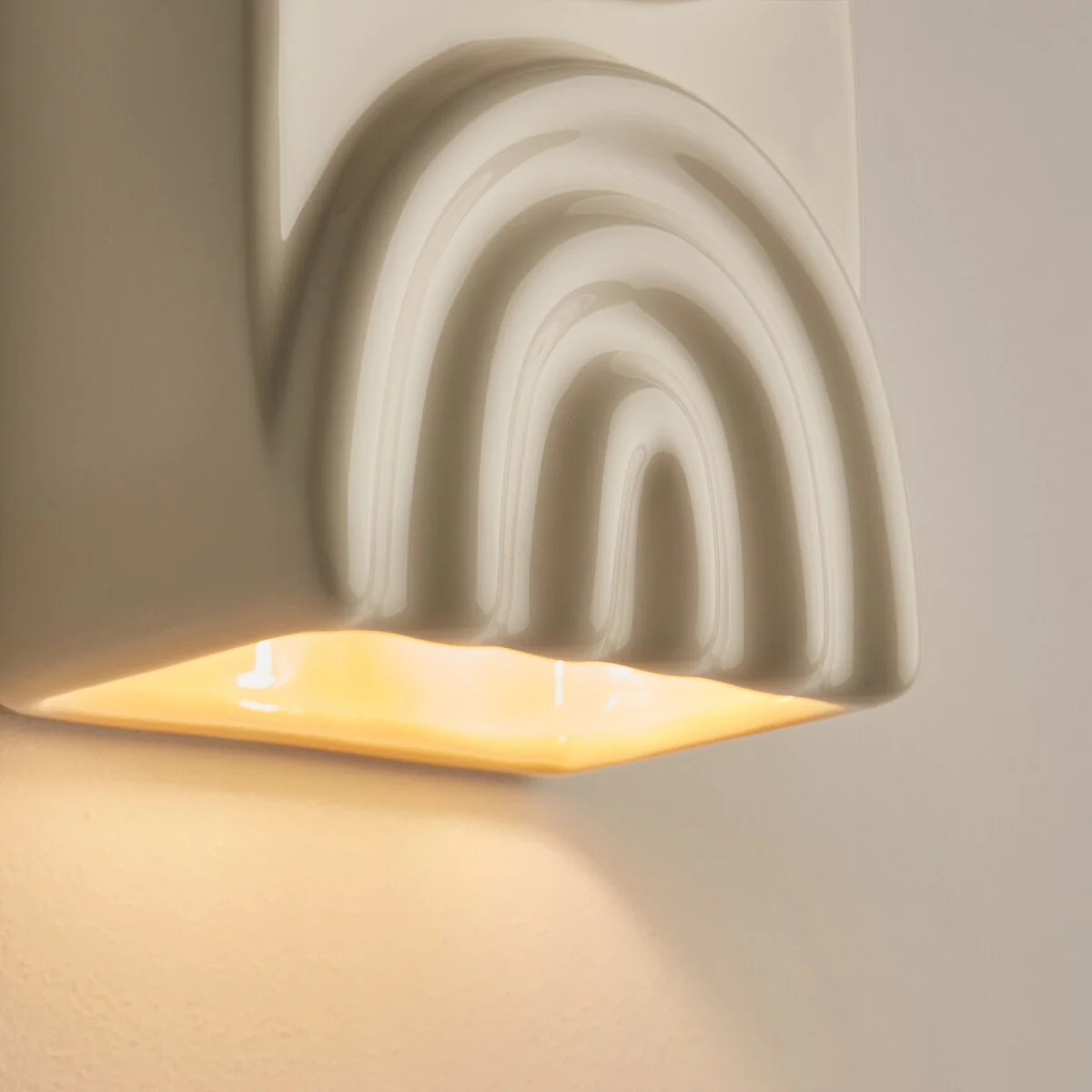 Topia Ceramic Wall Light – image 4