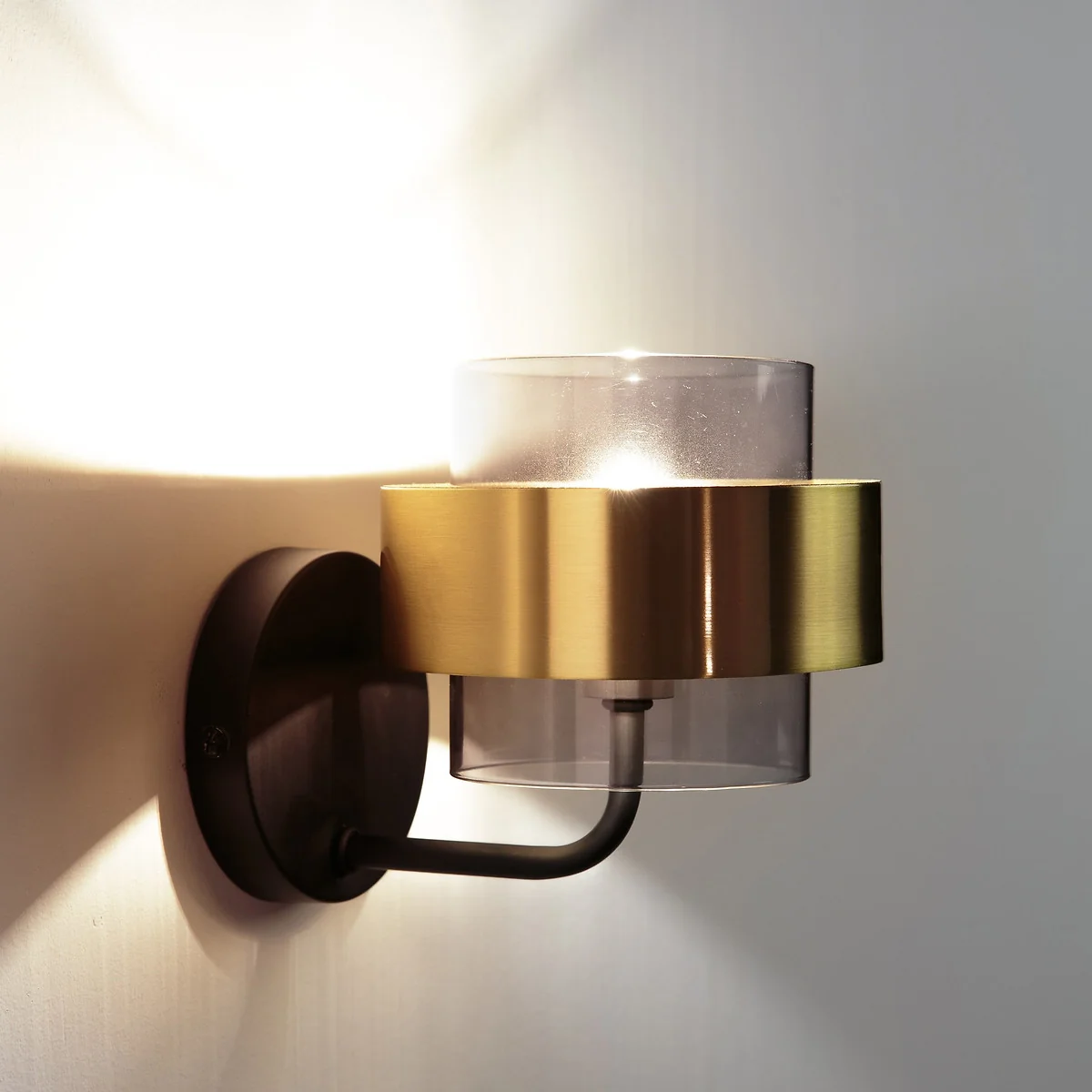 Botello Glass and Brass Wall Light – image 2