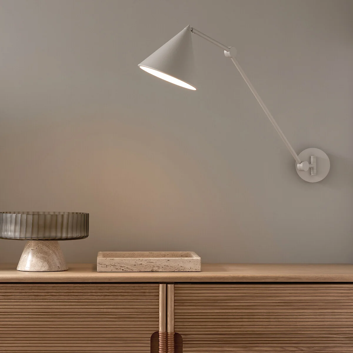 Moke Metal Wall Light – image 2
