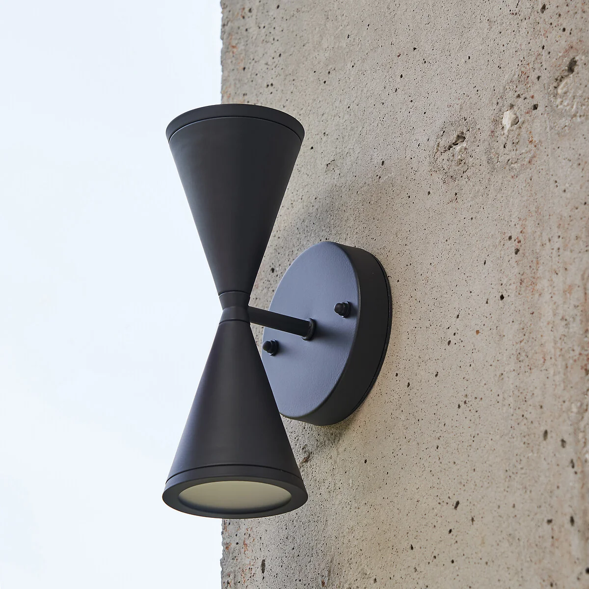 Bisbille Metal Exterior Double Wall Light – image 5