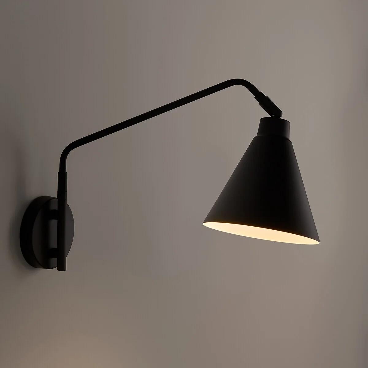 Hiba Articulated Metal Wall Light – image 3
