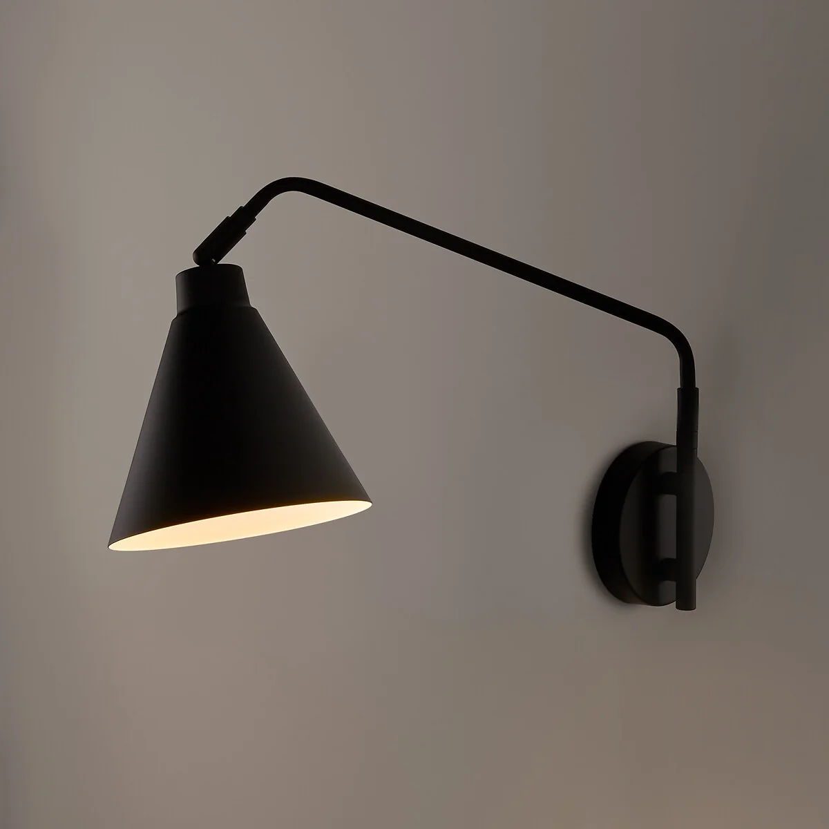 Hiba Articulated Metal Wall Light – image 6