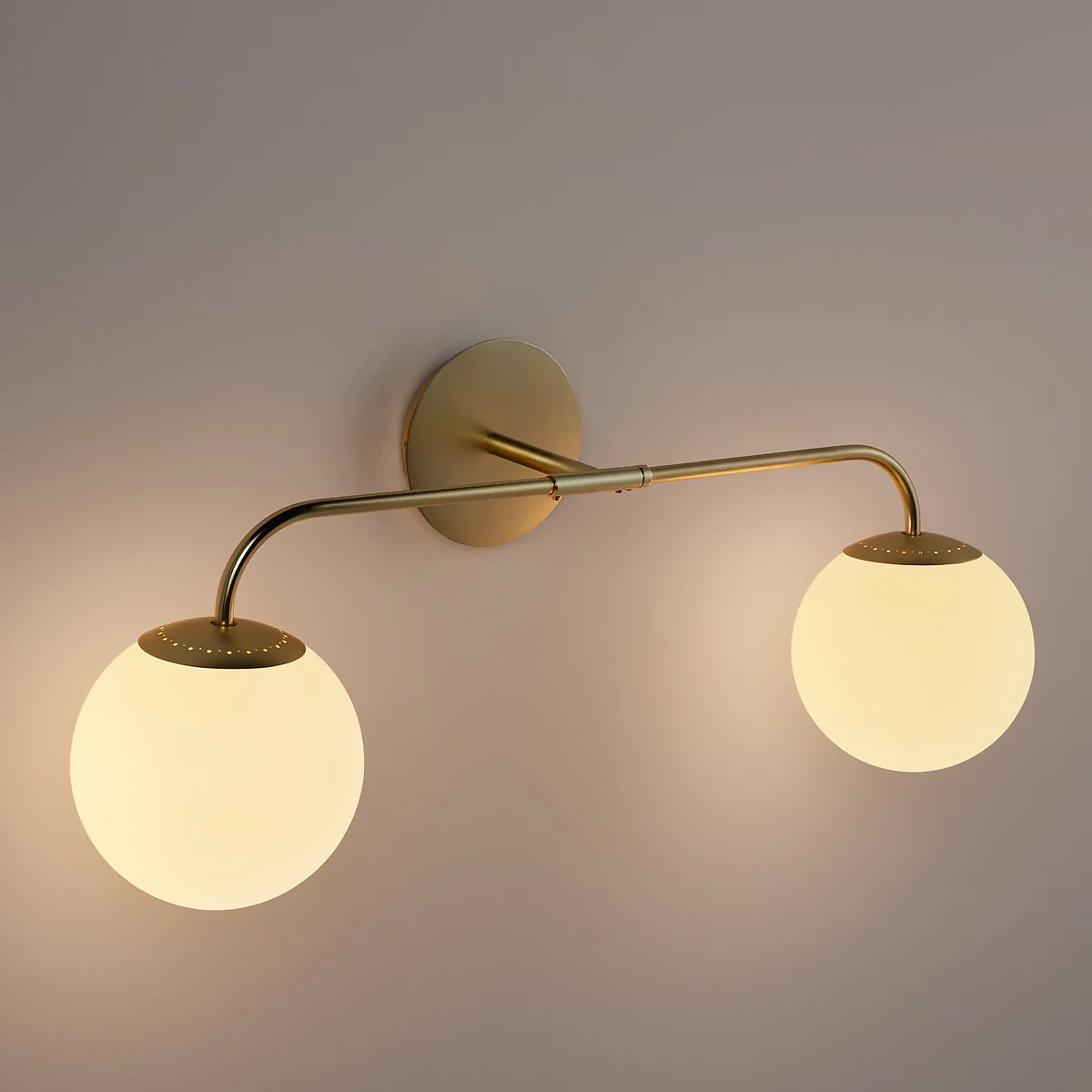 Moricio Brass and Opaline Glass Wall Light – image 4