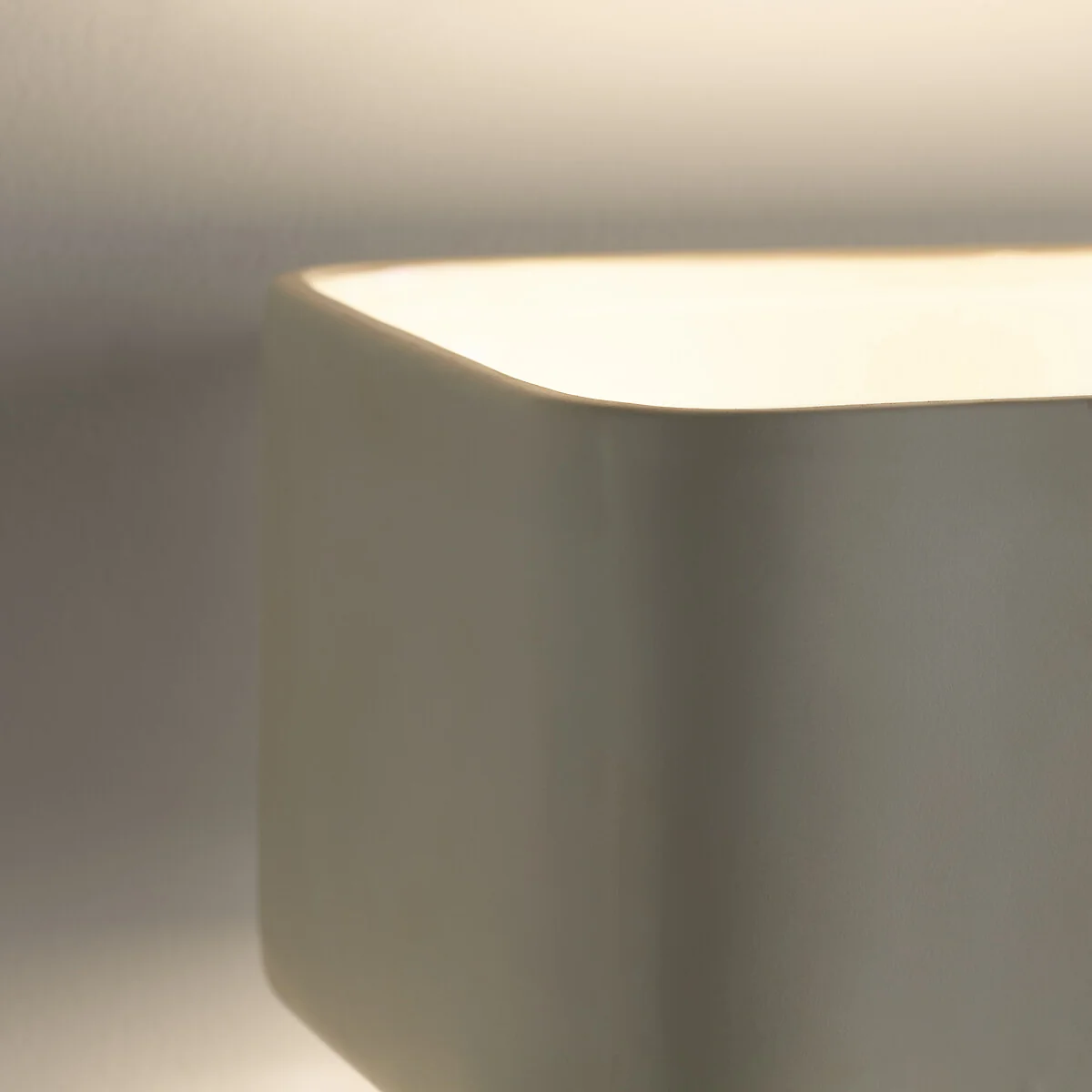 Debou Ceramic Wall Light – image 5