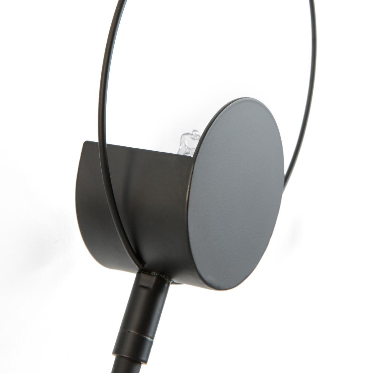 Pragua Contemporary Wall Light in Metal – image 3
