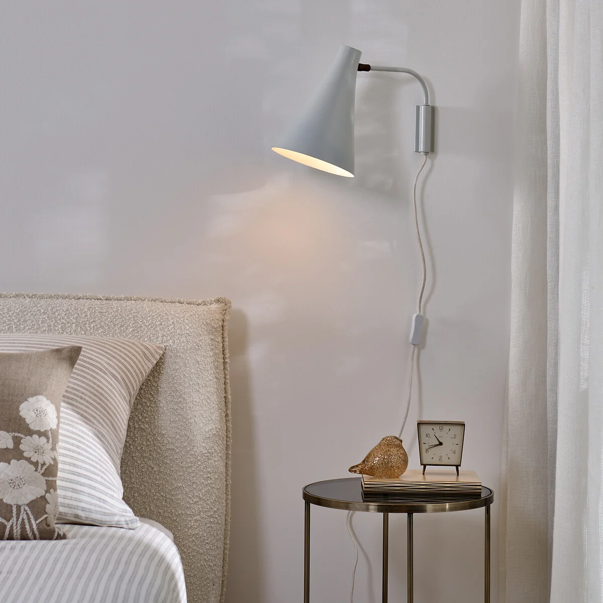 Jameson Adjustable Metal Wall Light – image 2