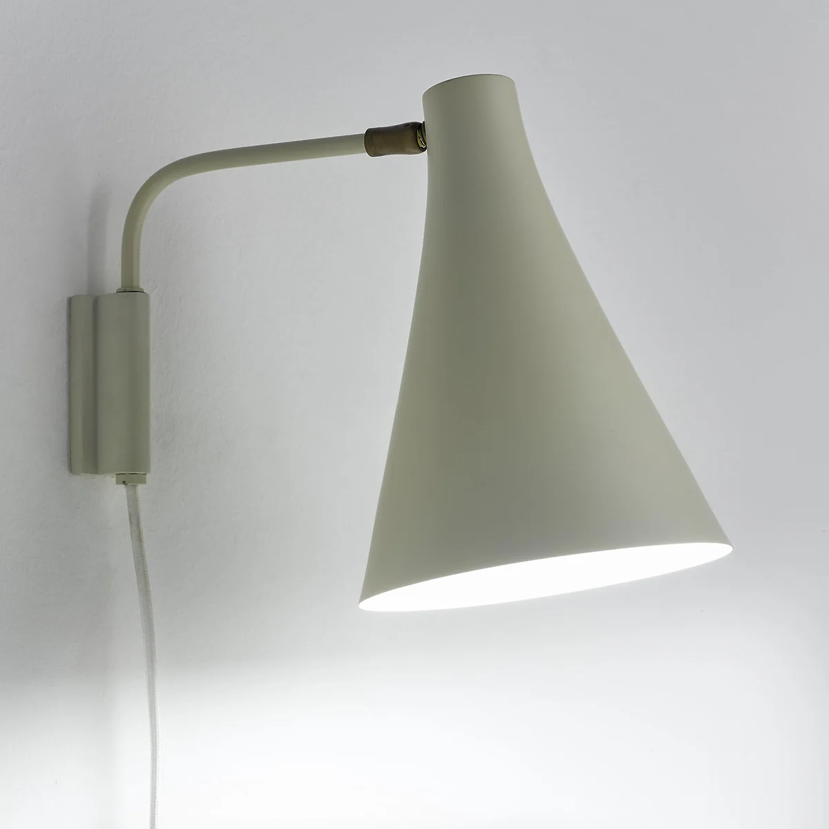 Jameson Adjustable Metal Wall Light – image 4