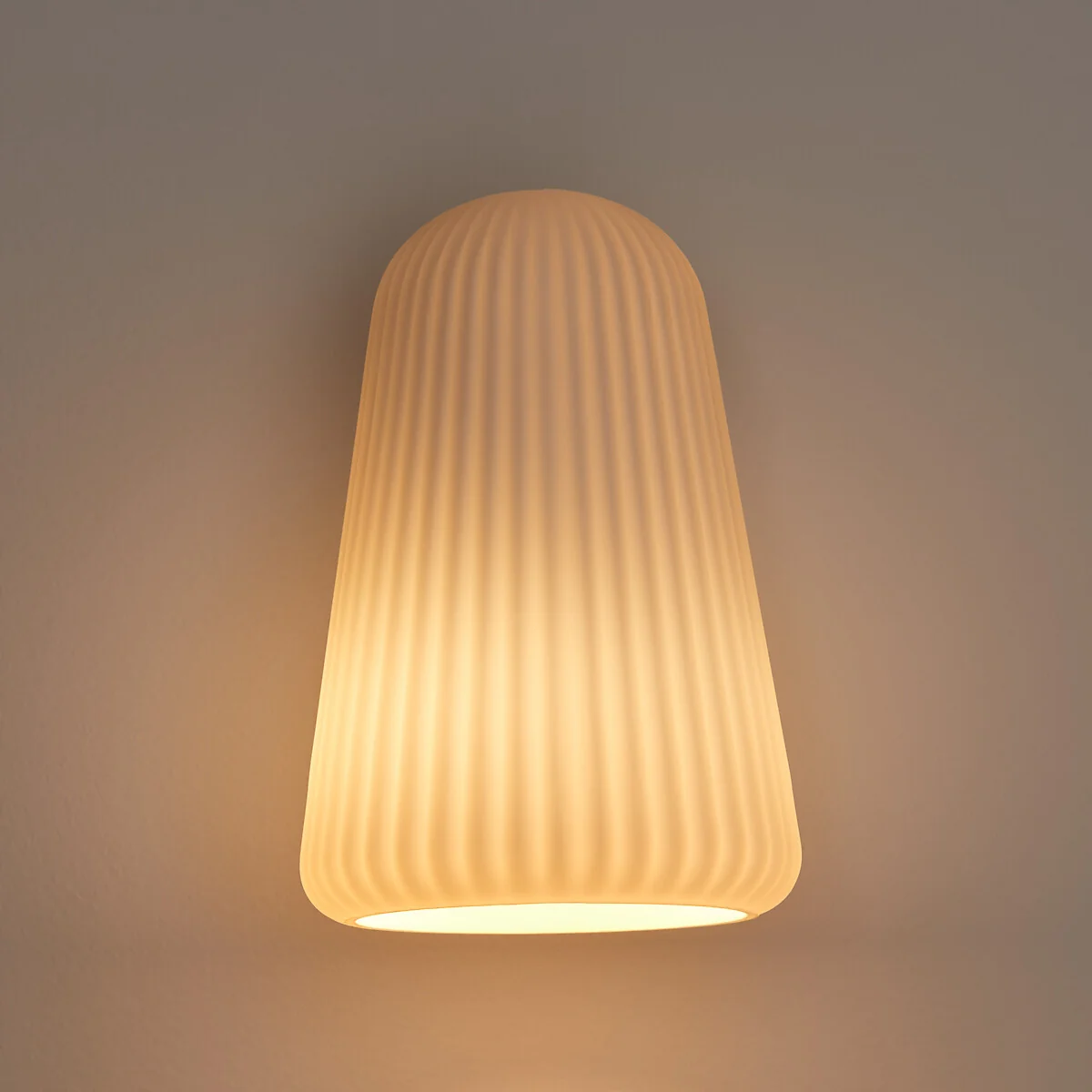 Fosca Metal and Glass Wall Light – image 4