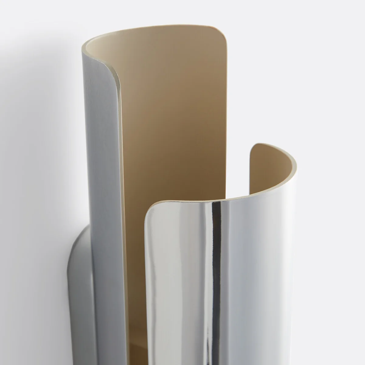 Keinta Chrome Metal Wall Light – image 5