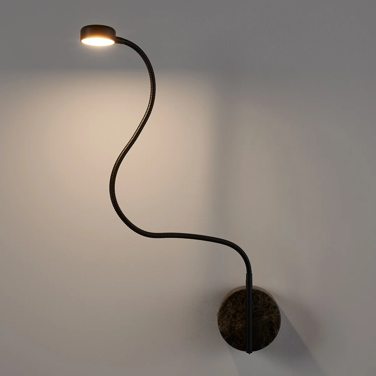 Gino Flexible Metal Wall Light – image 7