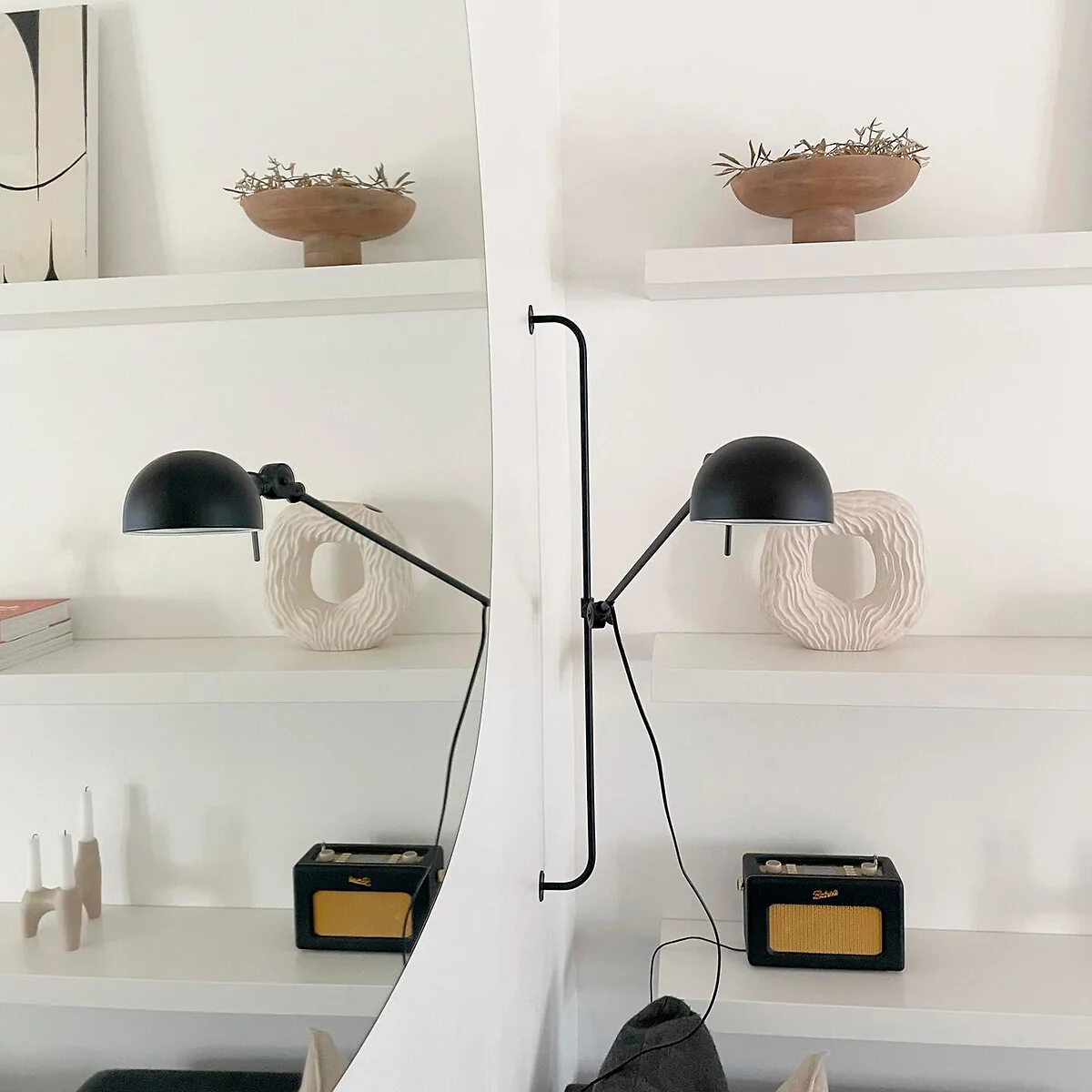 Kikan Adjustable Articulated Arm Metal Wall Light – image 2