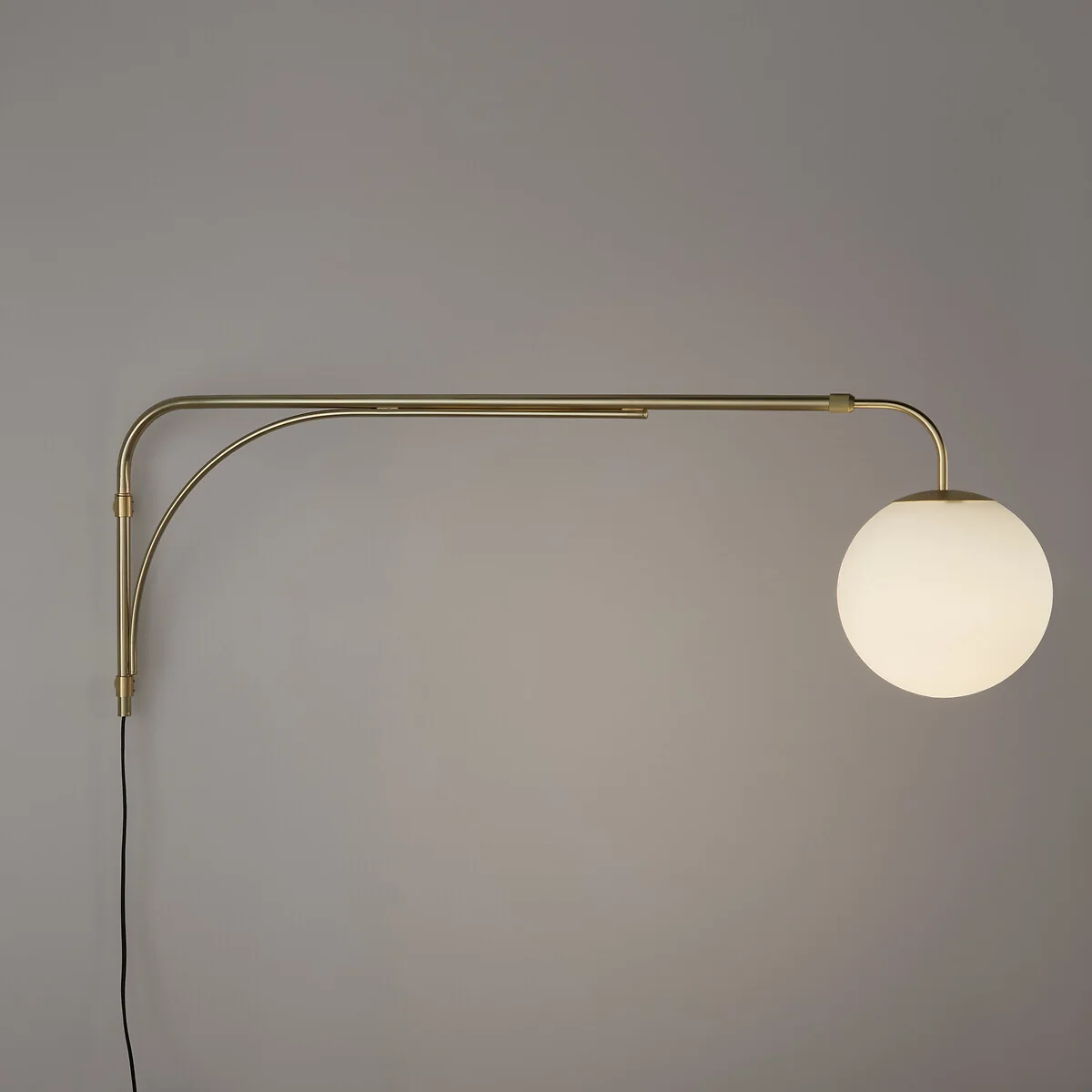 Moricio Brass and Opaline Glass Wall Light – image 4