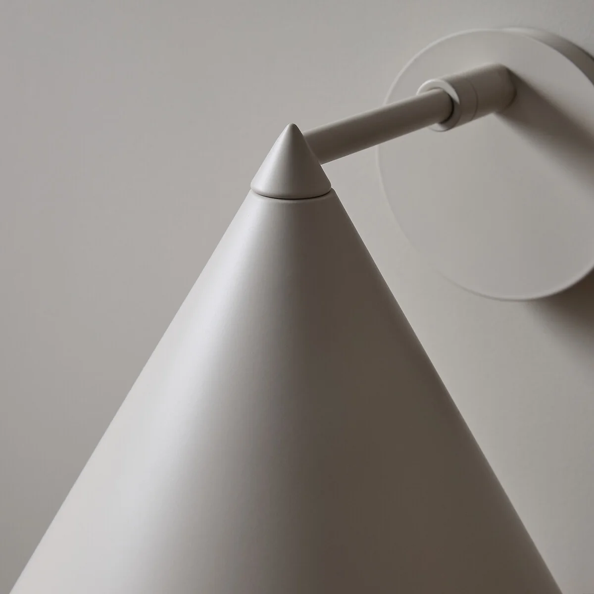 Moke Cone Metal Wall Light – image 4