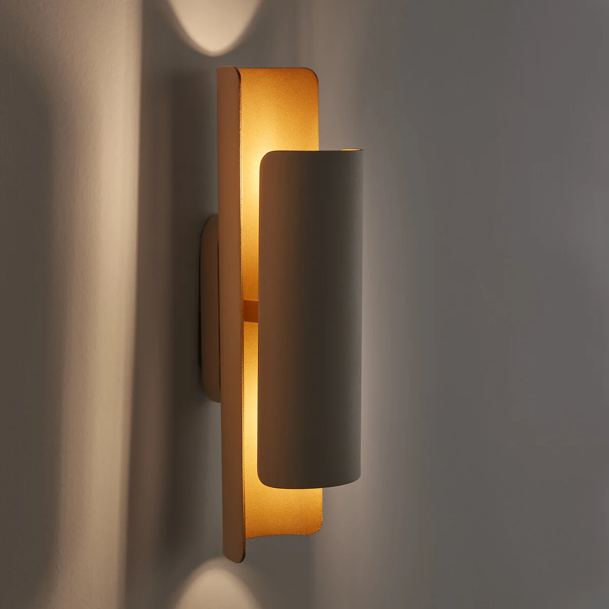 Keinta Metal Wall Light – image 4