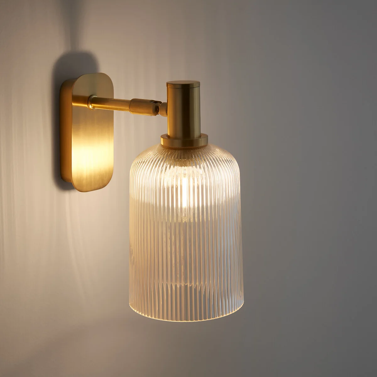 Bogota Striated Glass Articulated Wall Lamp – image 2