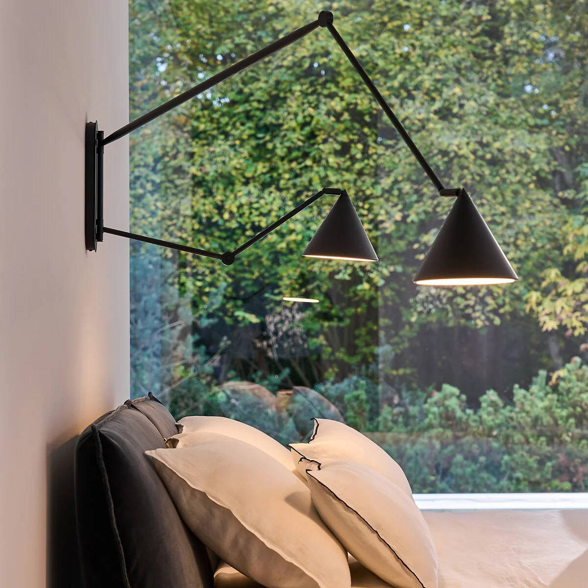 Moke Articulated Double-Arm Wall Light – image 2