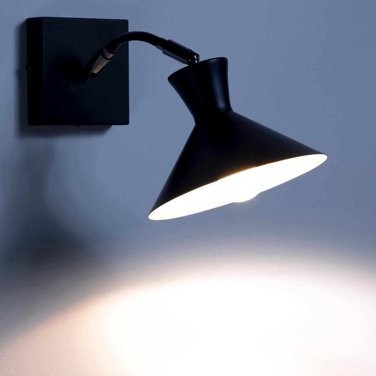 Voltige Contemporary Wall Light in Metal – image 2