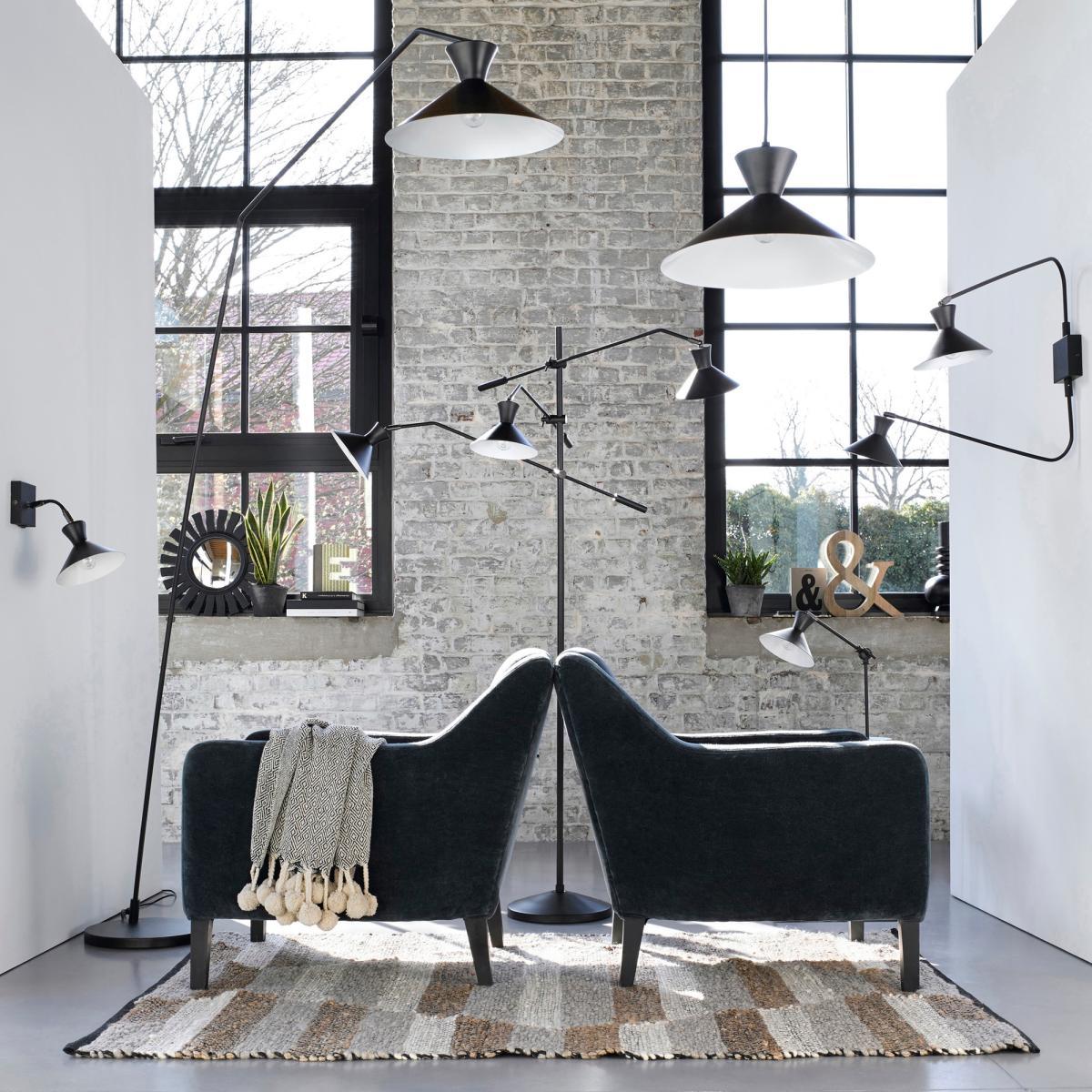 Voltige Contemporary Wall Light in Metal – image 5