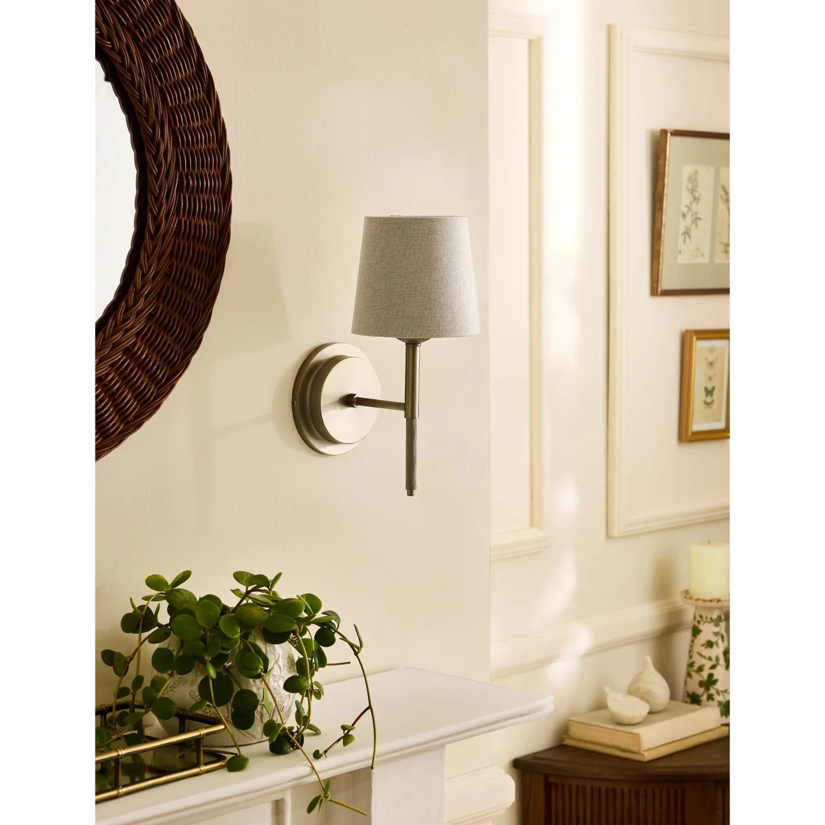 Laura Ashley Sullivan Metal Wall Light Champagne – image 6