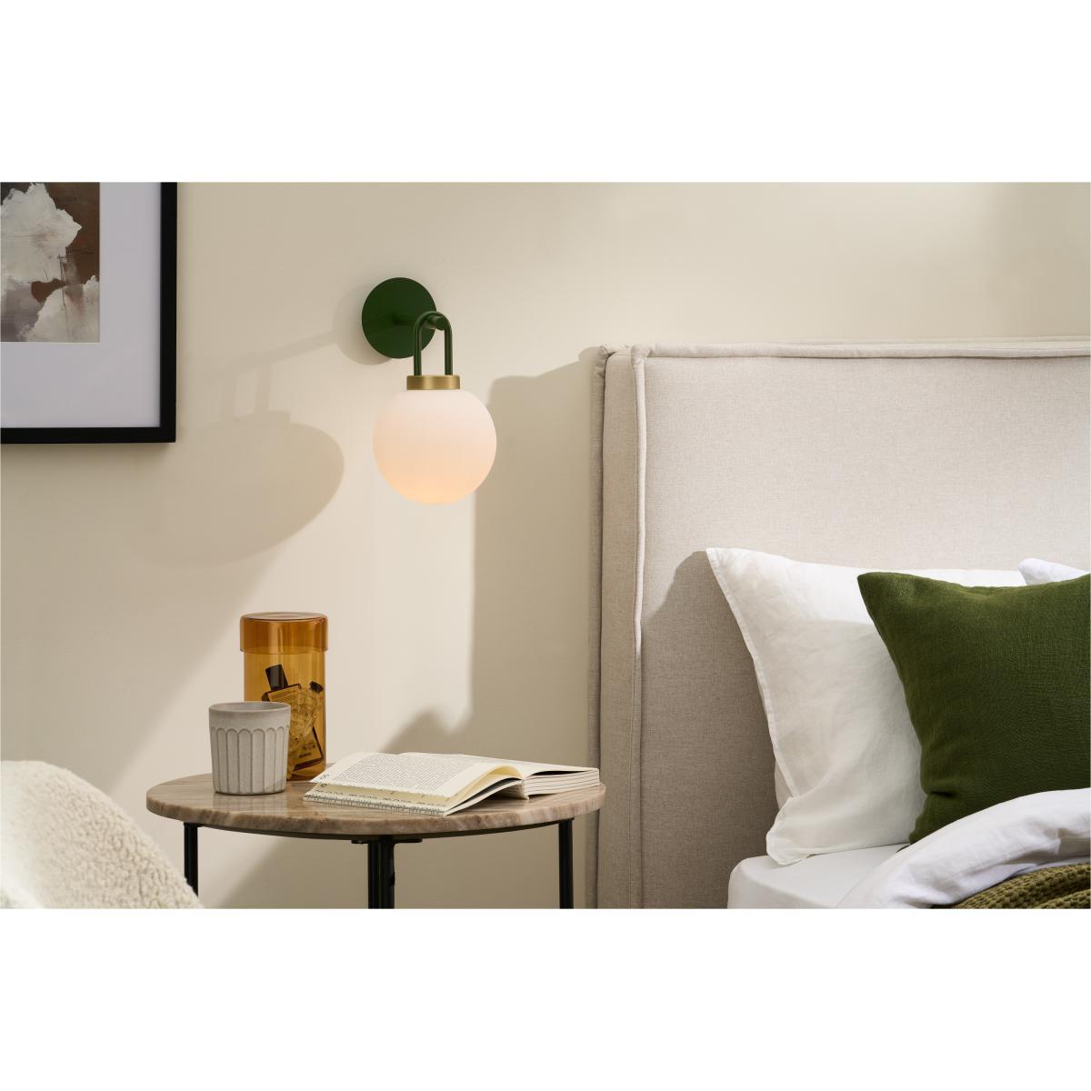 Nyro Wall Lamp, Green Glass & Antique Brass – image 4