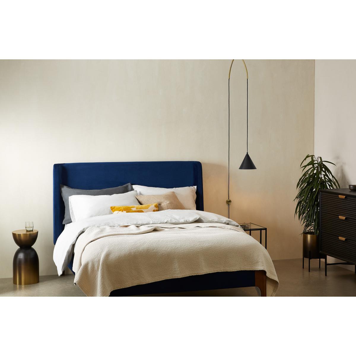 Amada Wall Lamp, Black & Antique Brass – image 3