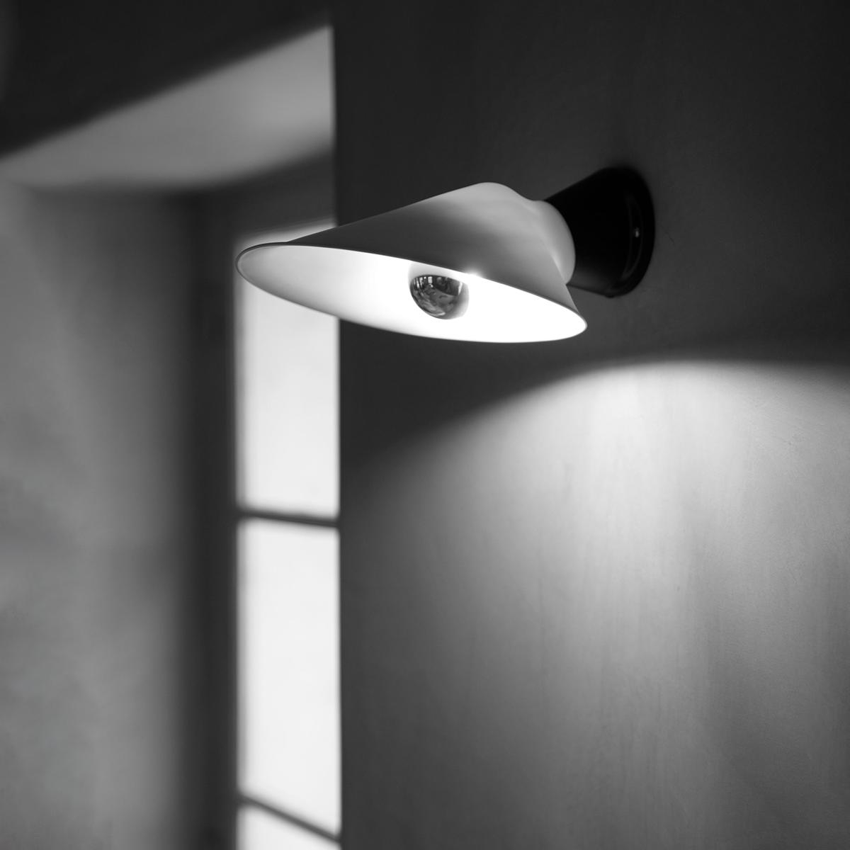 Plume Wall light plastic material white / Adjustable - DCW éditions – image 4