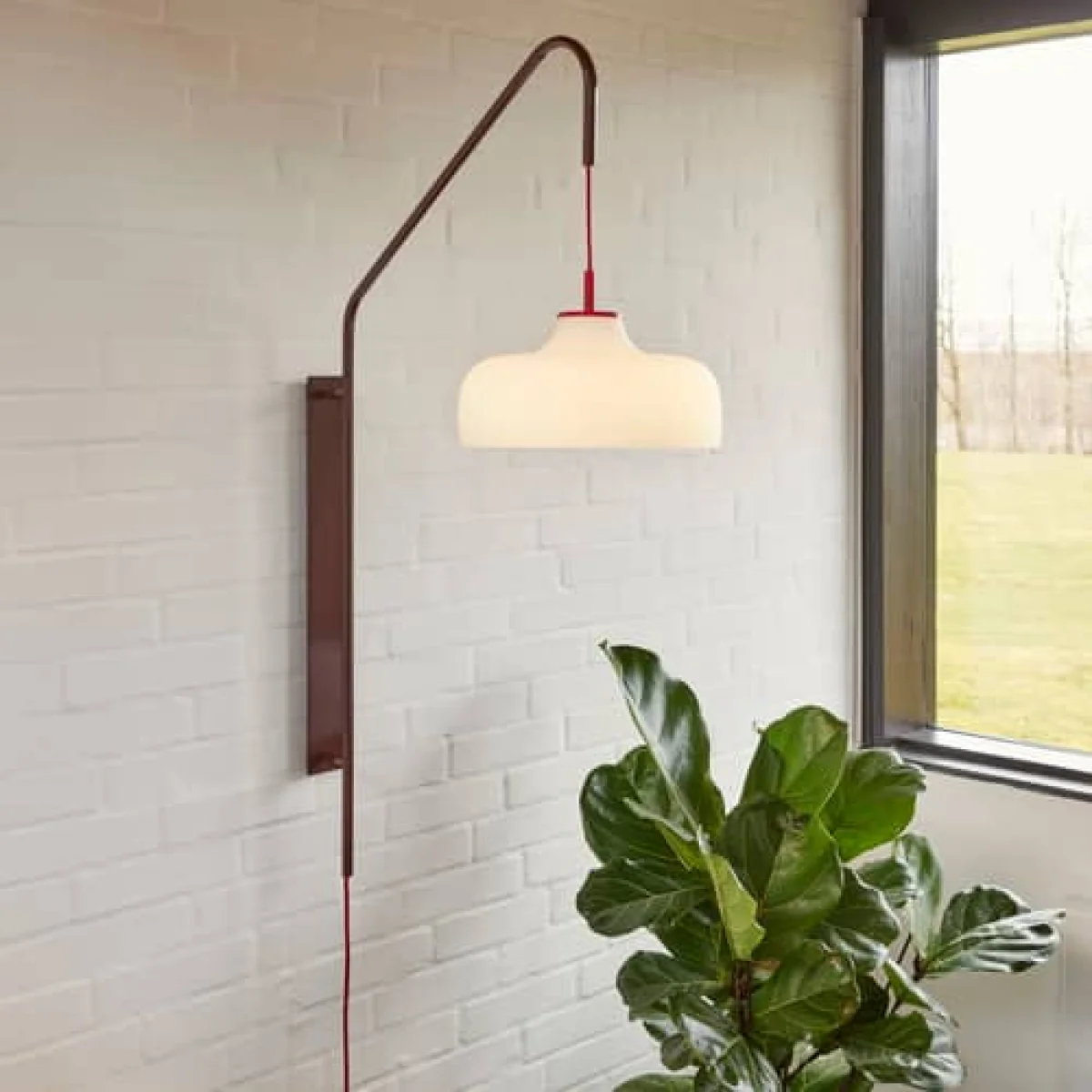 Current Wall light with plug metal red / H 111 cm - Adjustable - HÜBSCH – image 3