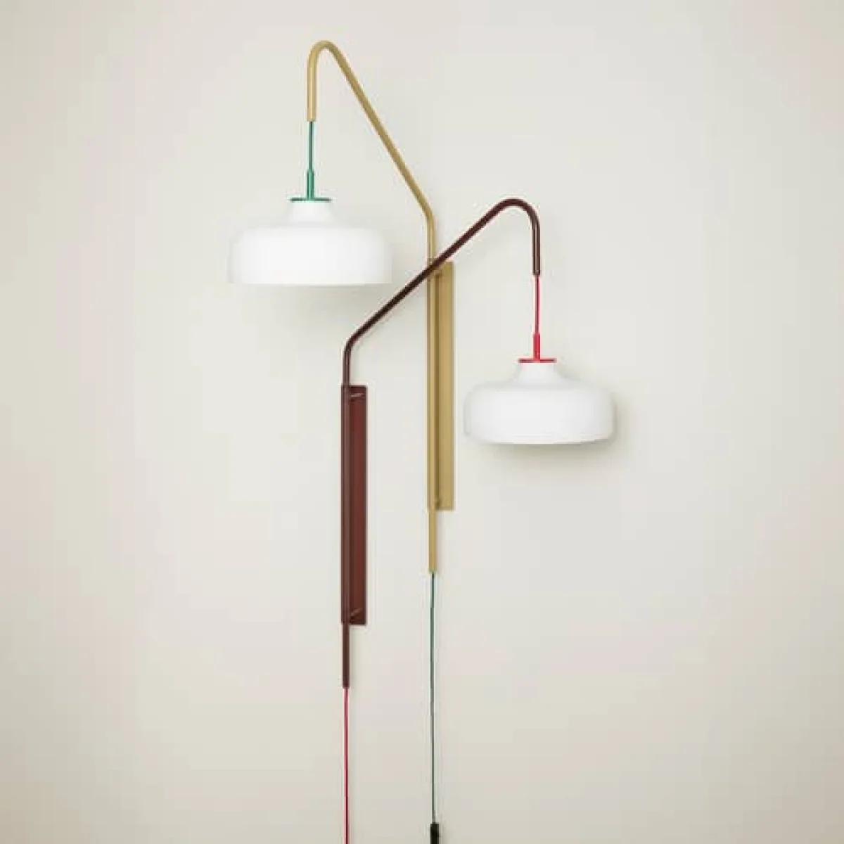 Current Wall light with plug metal red / H 111 cm - Adjustable - HÜBSCH – image 4