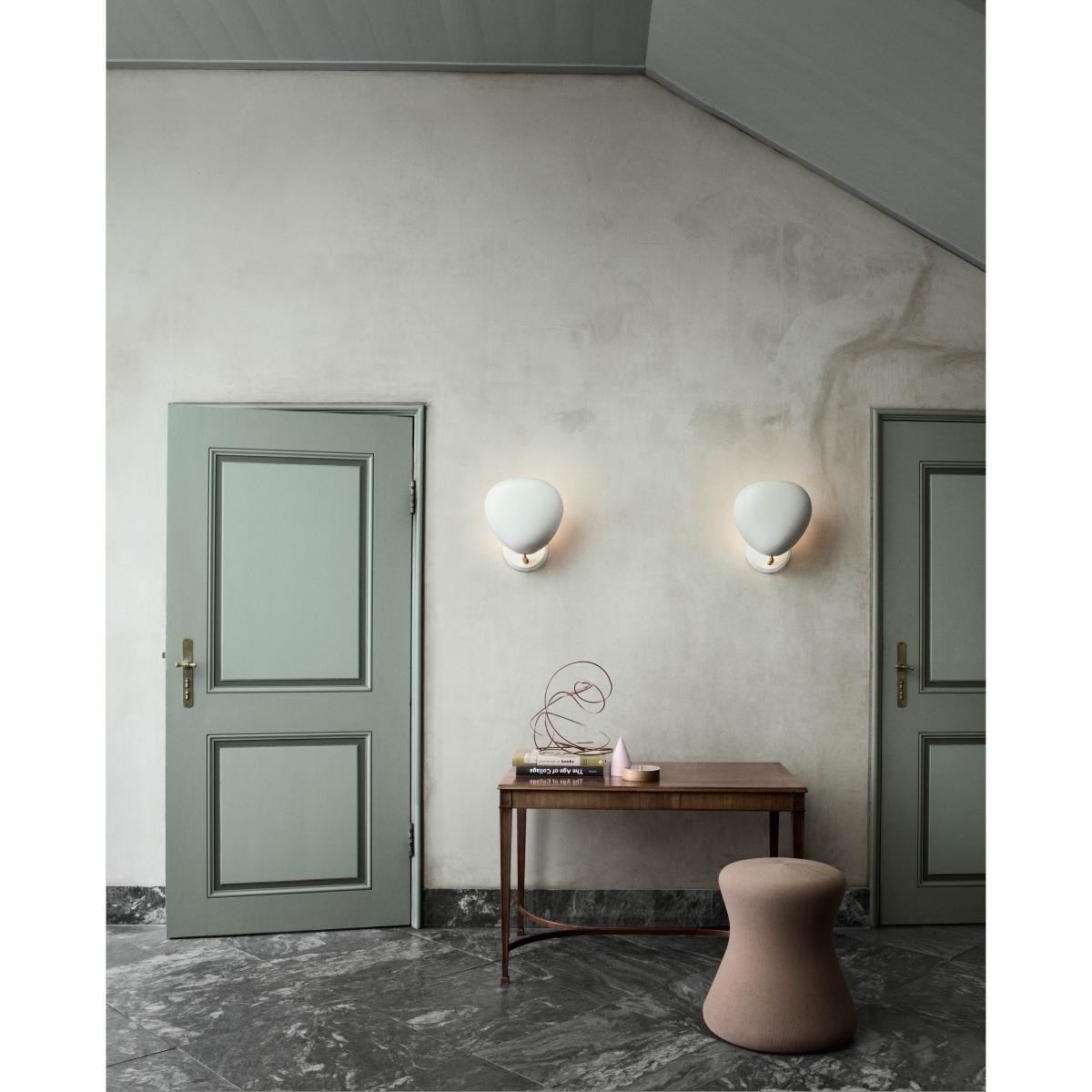Cobra Wall light with plug - / Reissue 1950 by Gubi White – image 2