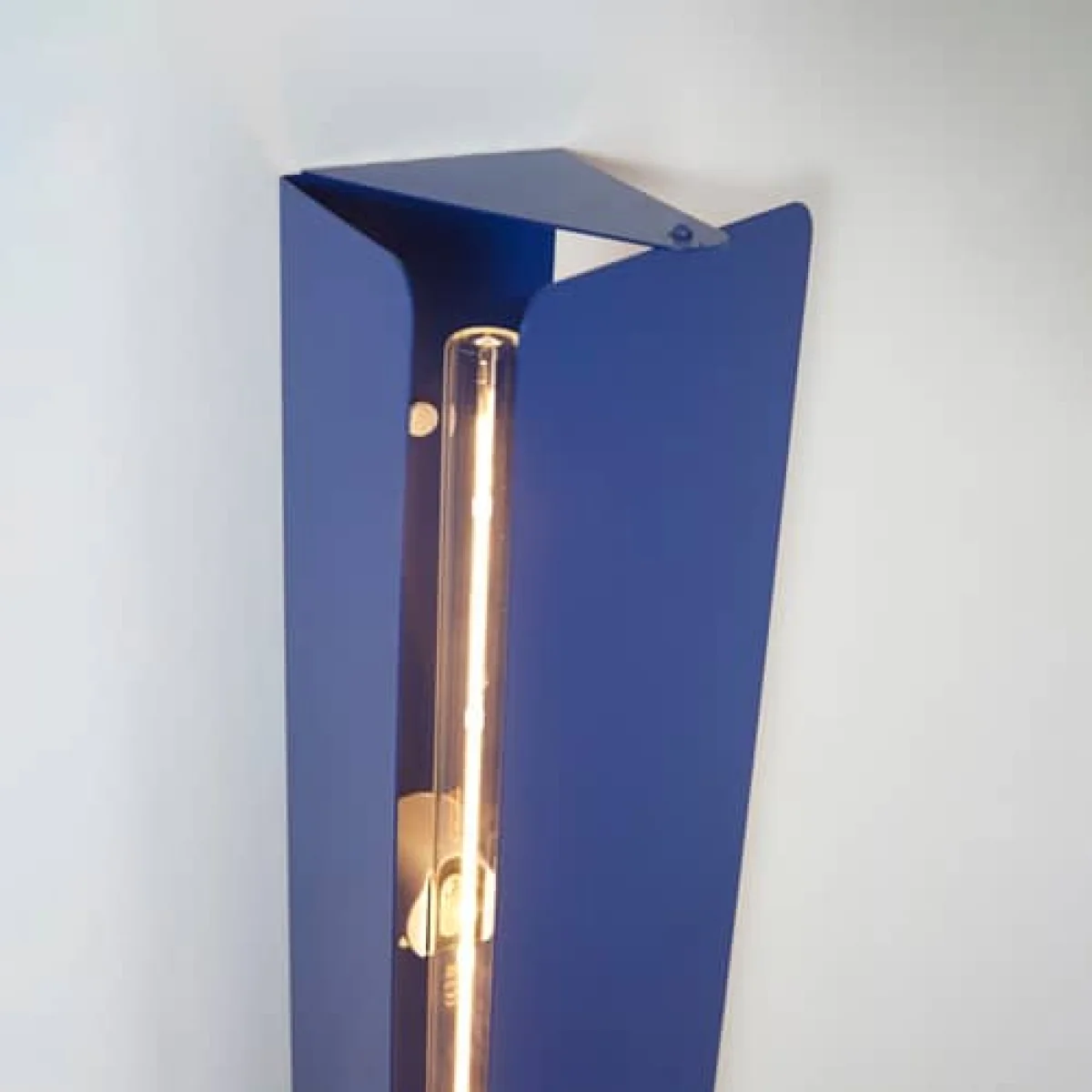 Obliquo Wall light metal blue / L 60 cm - ATELIER DOBRA – image 2