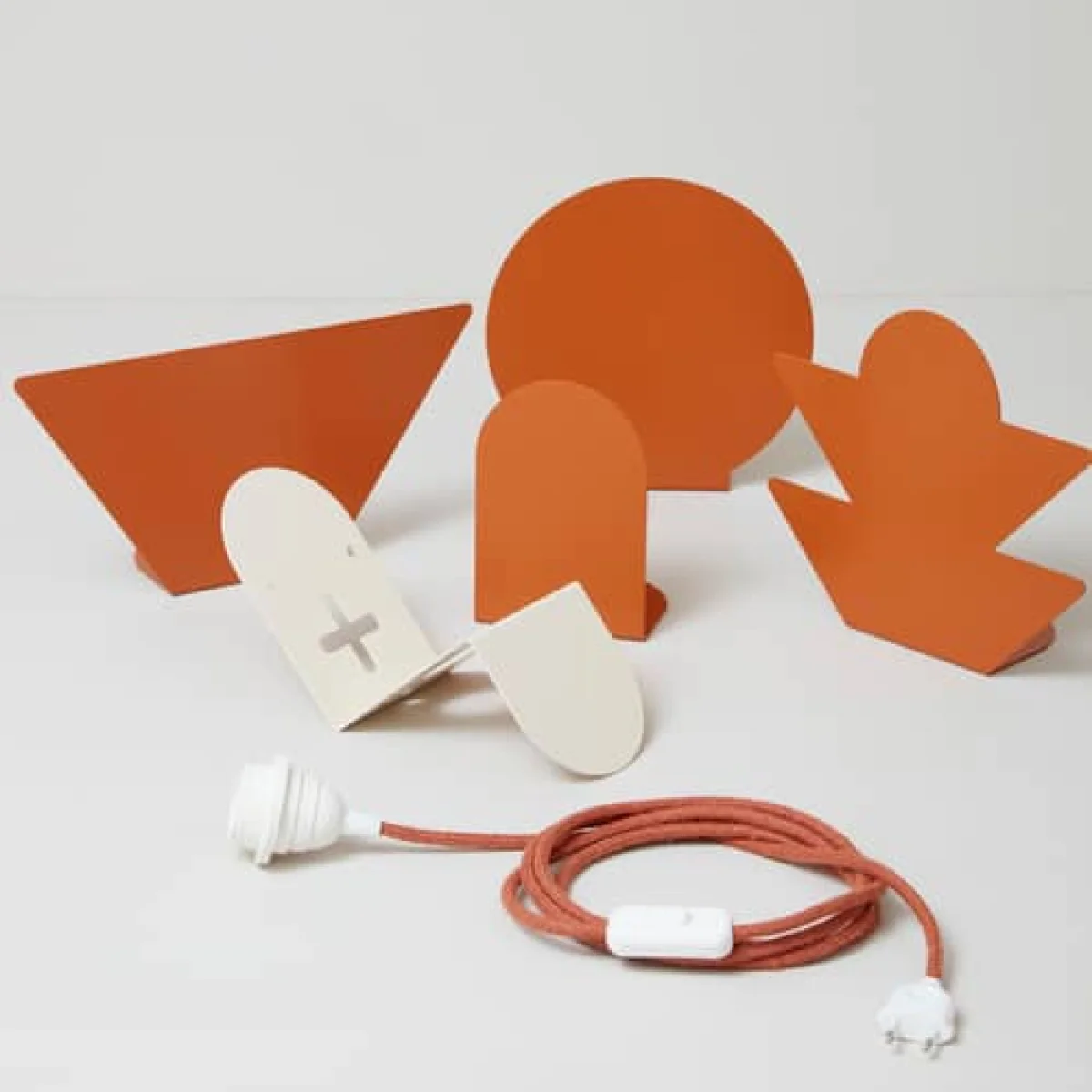 Parede Capsula Wall light with plug metal orange / L 10 x H 25 cm - ATELIER DOBRA – image 2