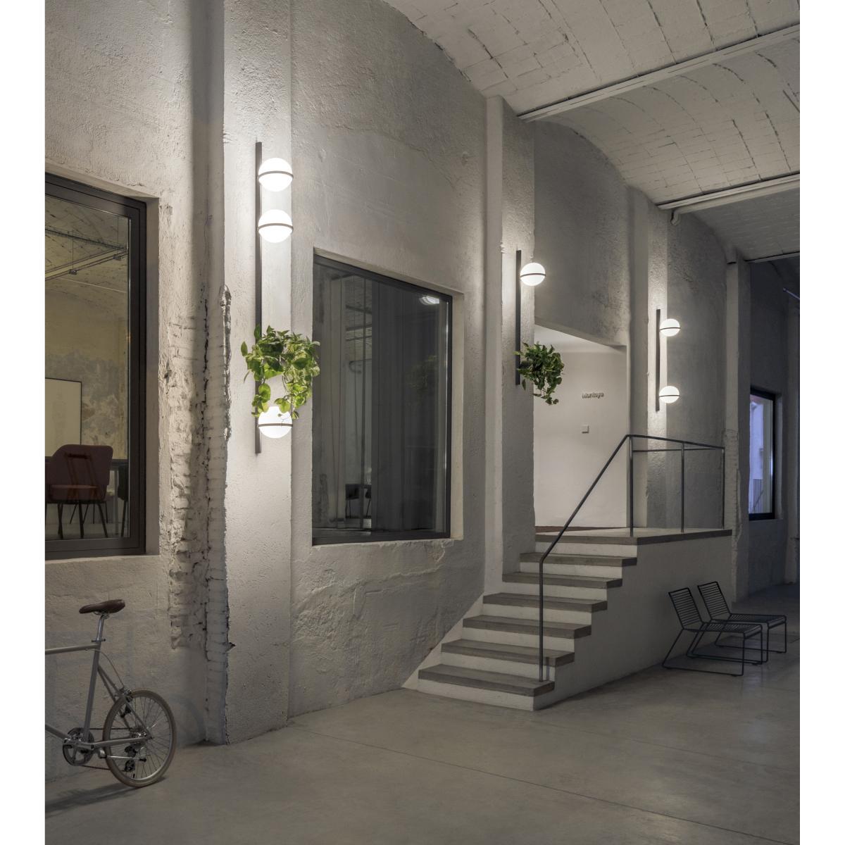 Palma Wall light - / Verticale triple & jardinière by Vibia Grey – image 2