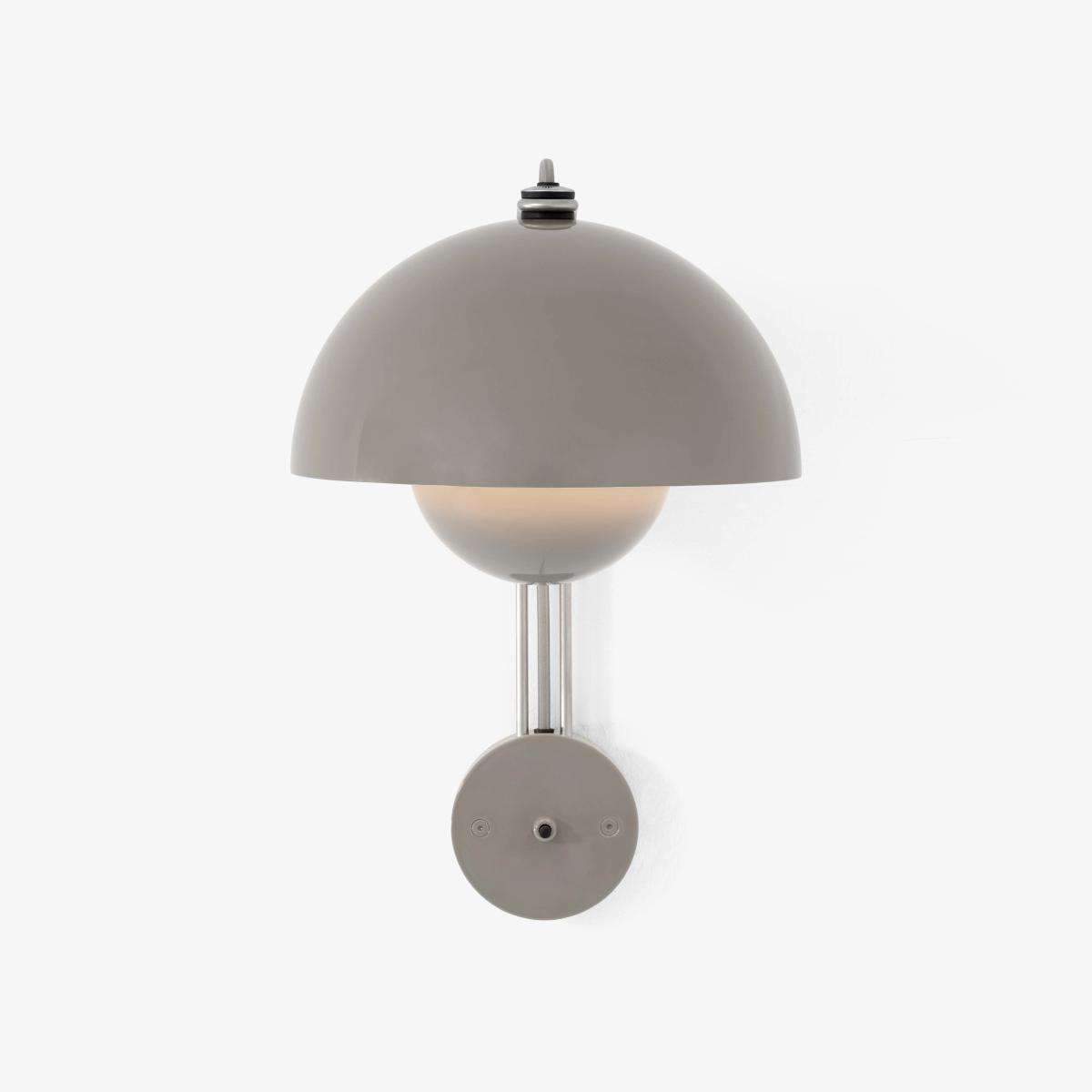 Flowerpot VP8 Wall light with plug - / By Verner Panton, 1968 by &tradition Grey/Beige – image 2