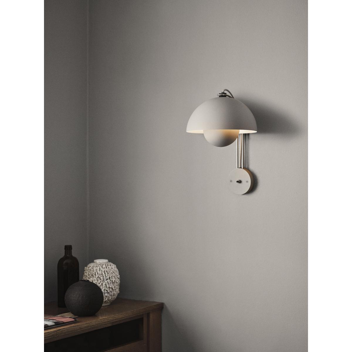 Flowerpot VP8 Wall light with plug - / By Verner Panton, 1968 by &tradition Grey/Beige – image 6