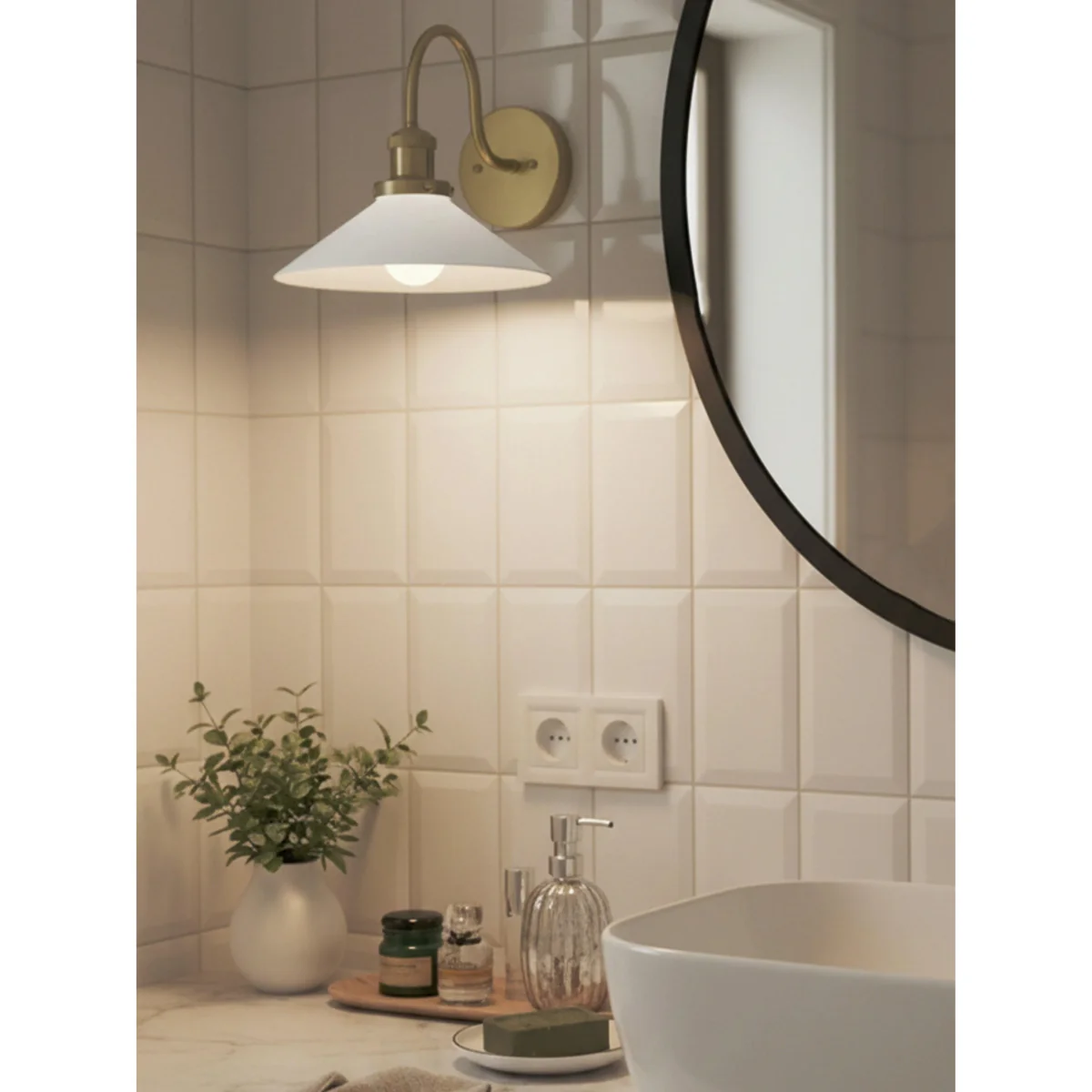 PR Home August wall lamp Opal-brass – image 3
