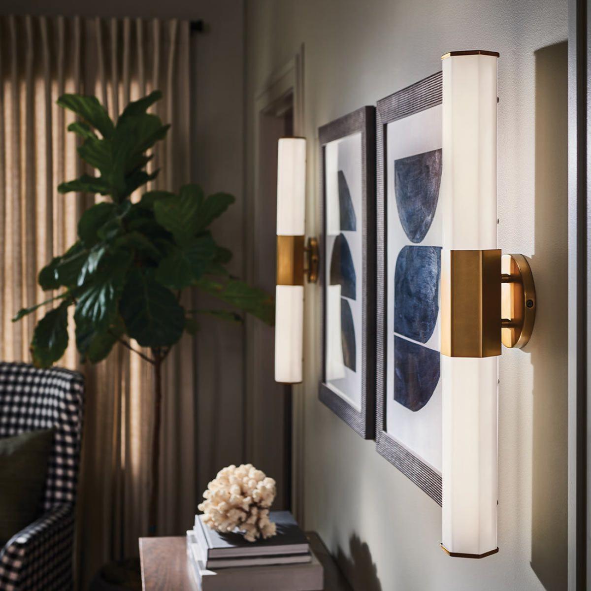 Quintiesse Facet Dual LED Wall Light – image 2