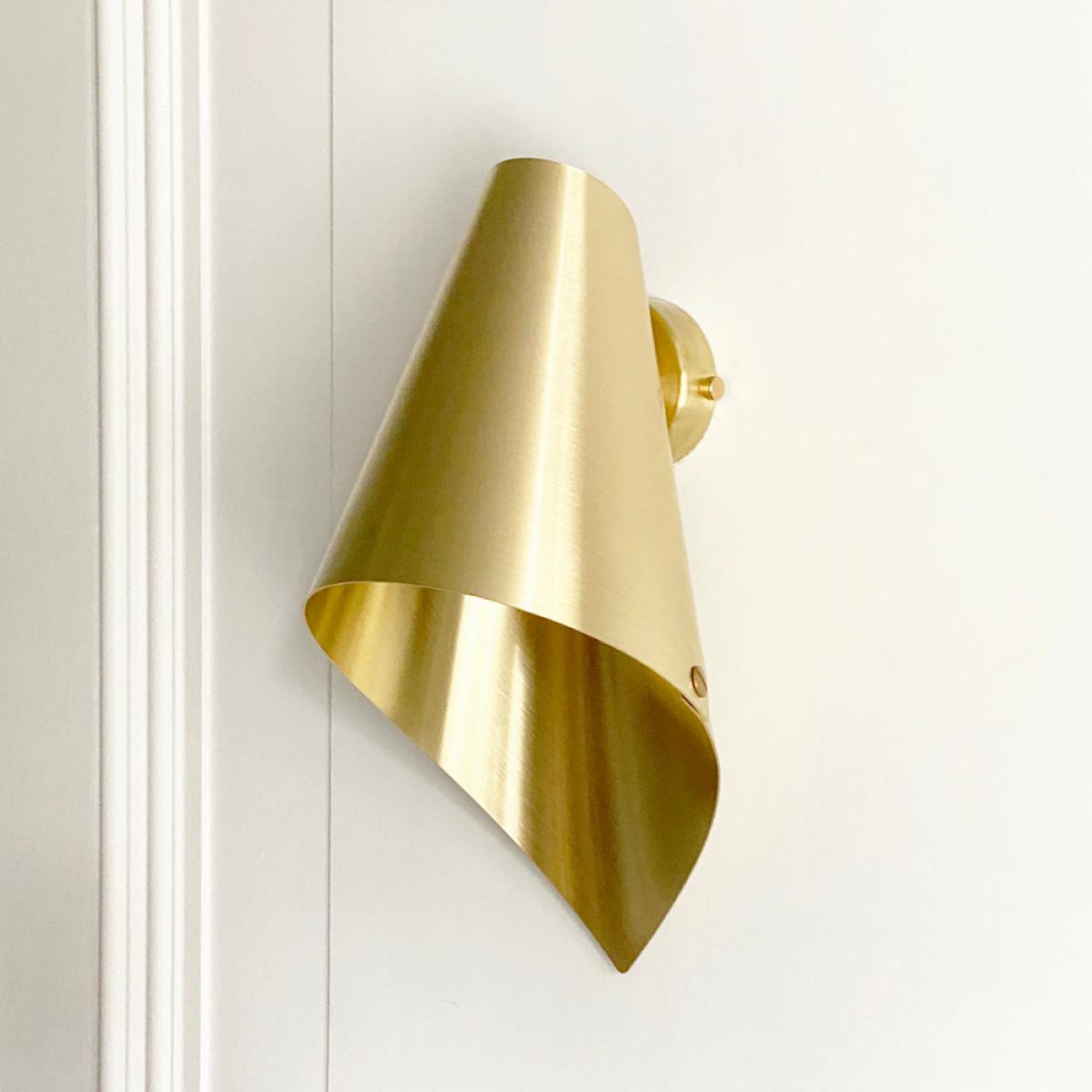 Arcform Lighting - Arc Wall Light in Brushed Brass / Maxi – image 2