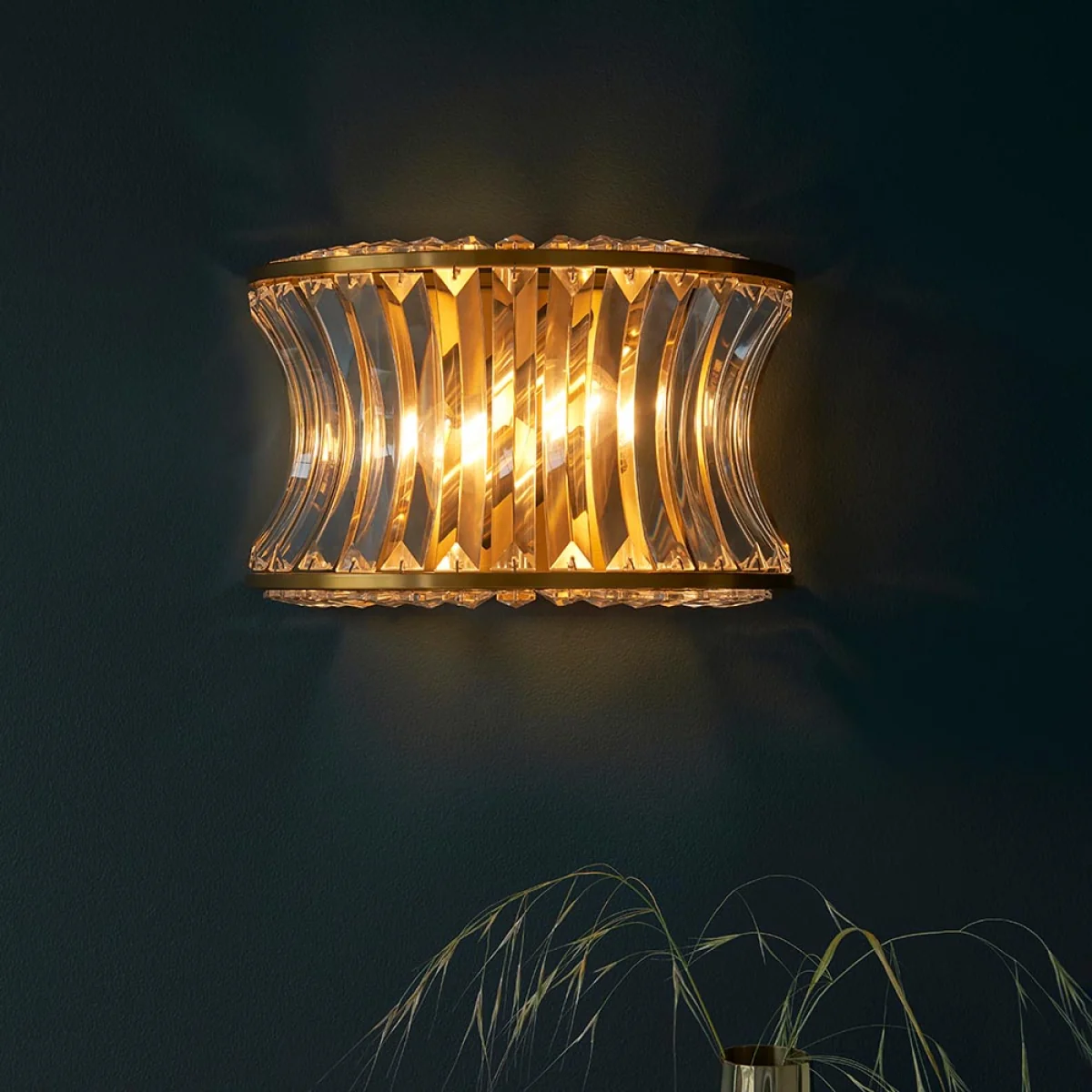 Diana Wall Light Brushed Warm Brass – image 1