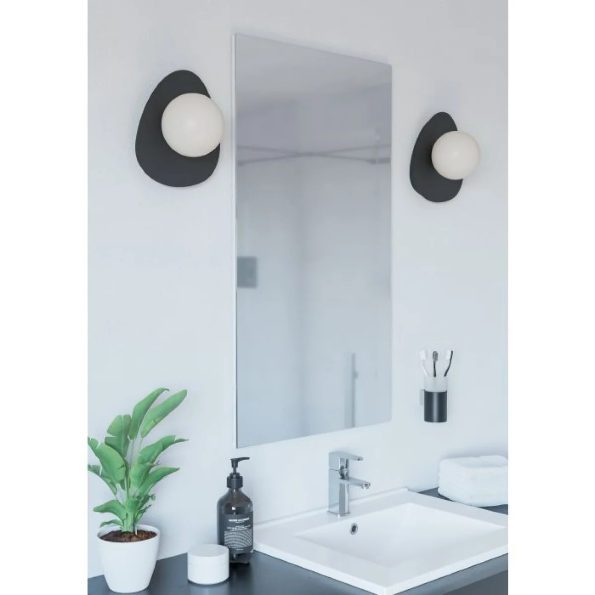 Castrovido Black LED Wall Light – image 6