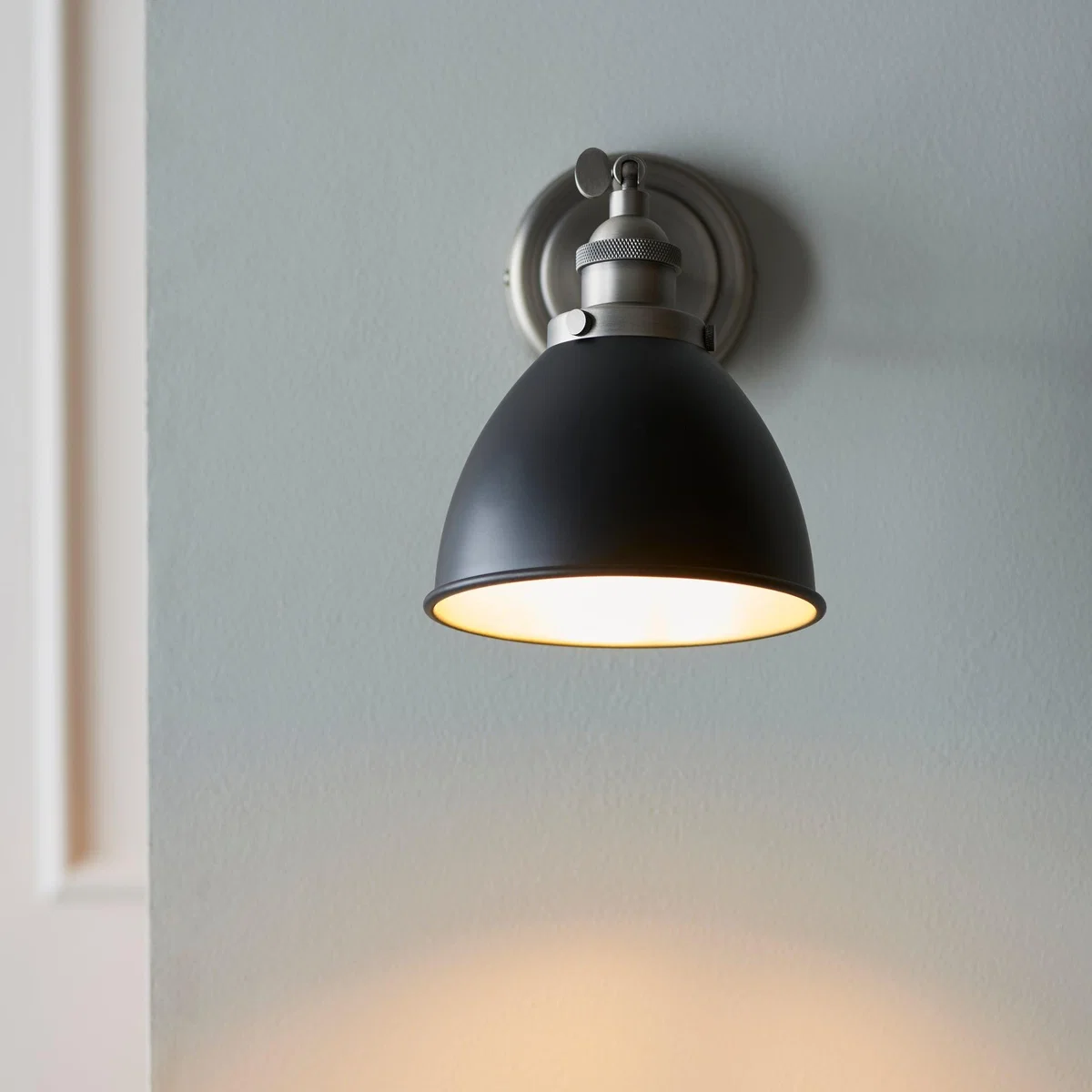 Franklin Pewter Adjustable Wall Light – image 11