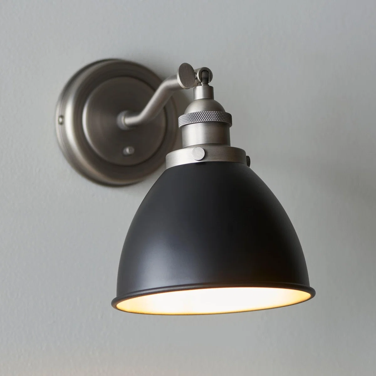 Franklin Pewter Adjustable Wall Light – image 8
