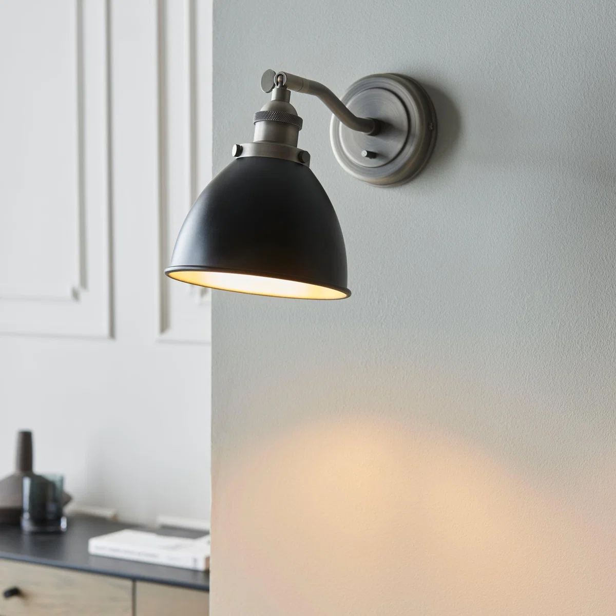 Franklin Pewter Adjustable Wall Light – image 9