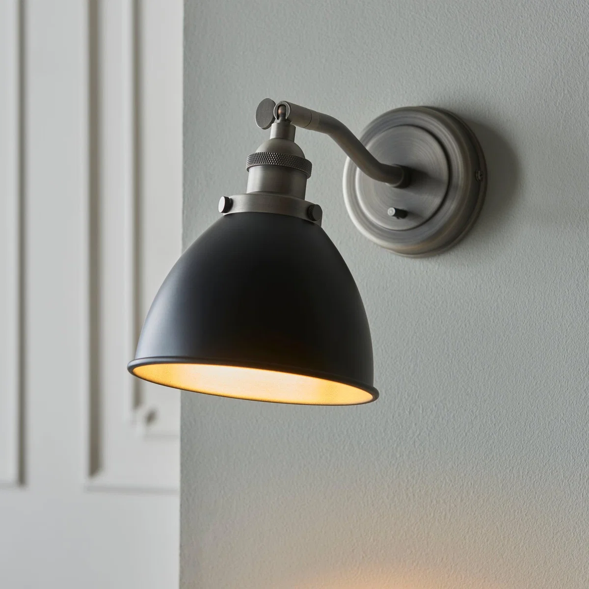 Franklin Pewter Adjustable Wall Light – image 10