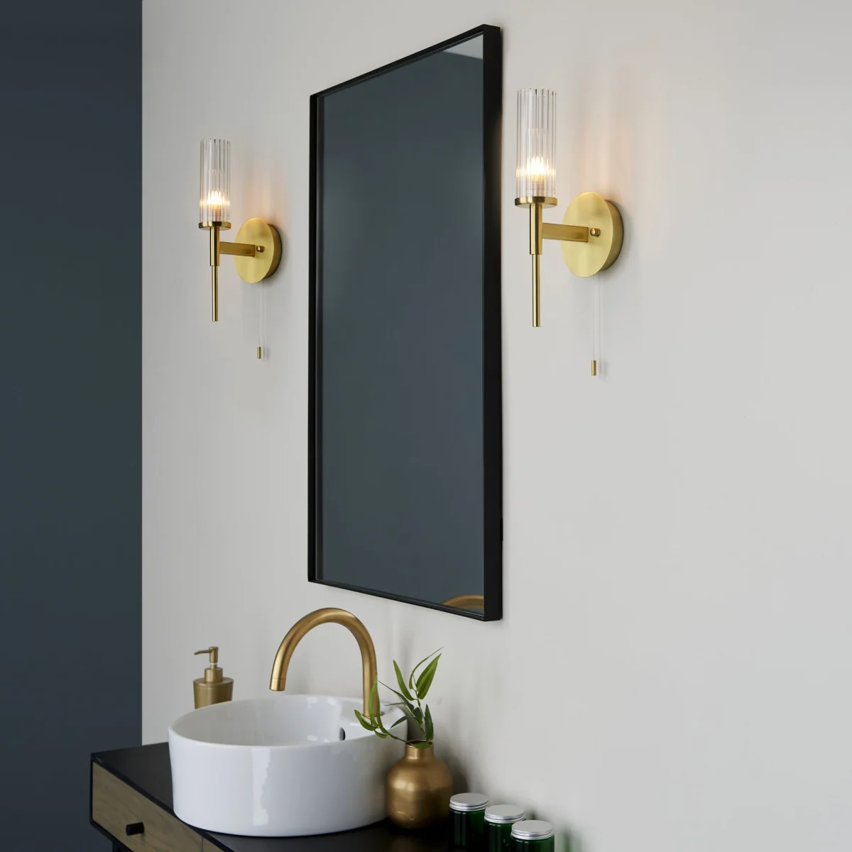 Talo Wall Light IP44 Satin Brass – image 2