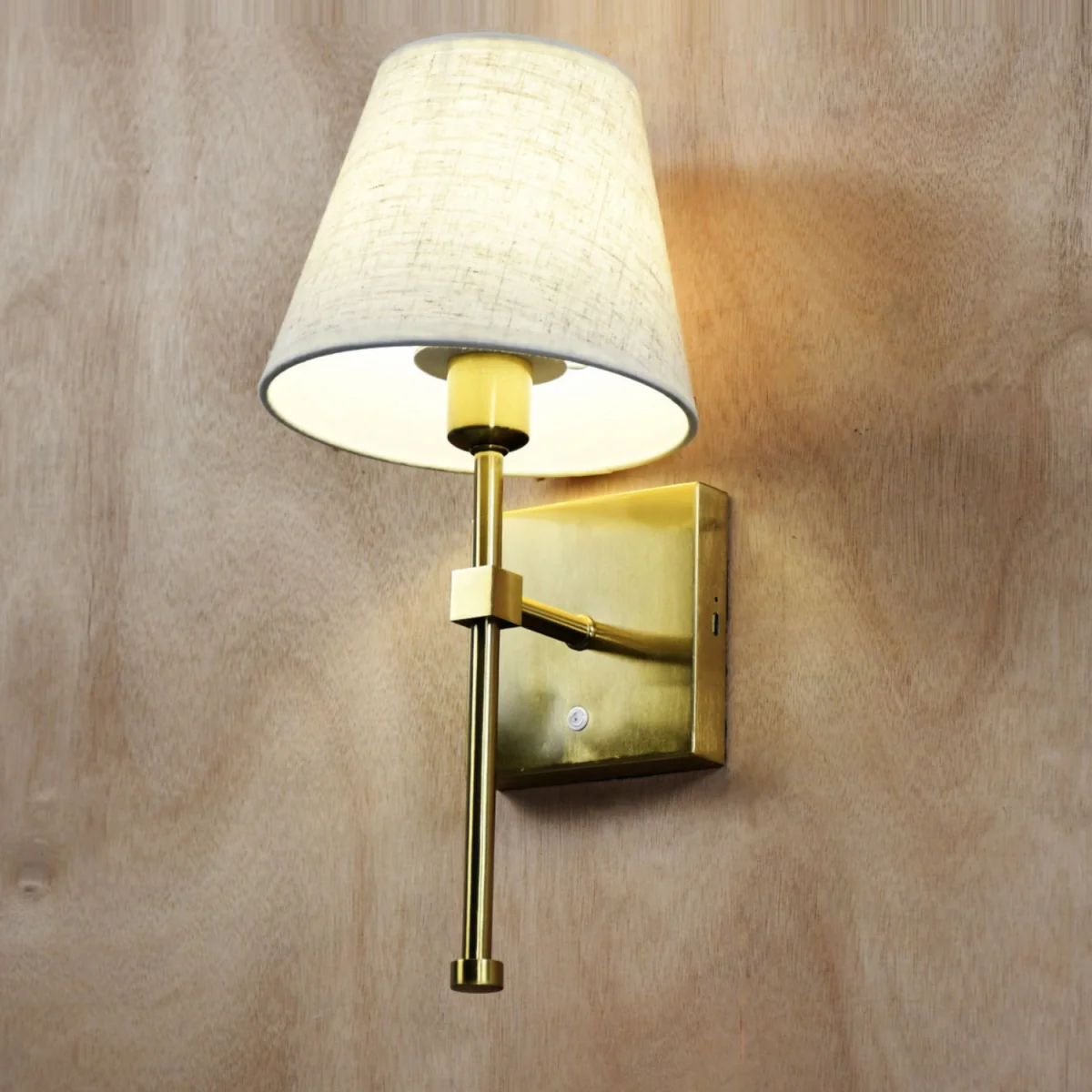 Horrace Wall Light - Satin Brass Plate And Natural Faux Linen – image 2