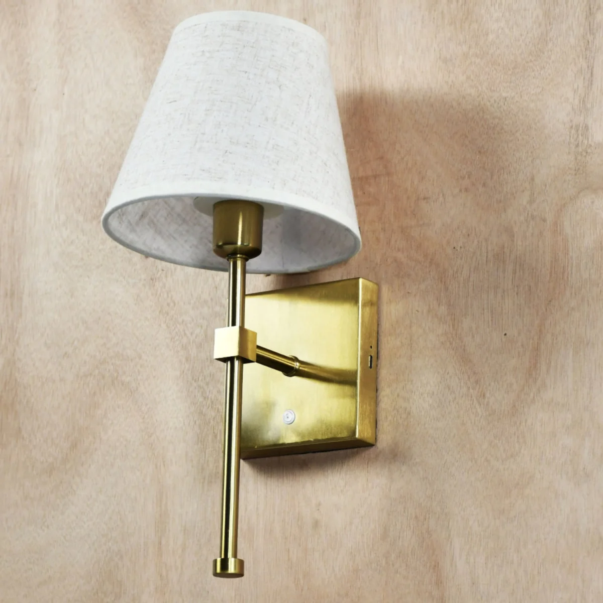 Horrace Wall Light - Satin Brass Plate And Natural Faux Linen – image 4