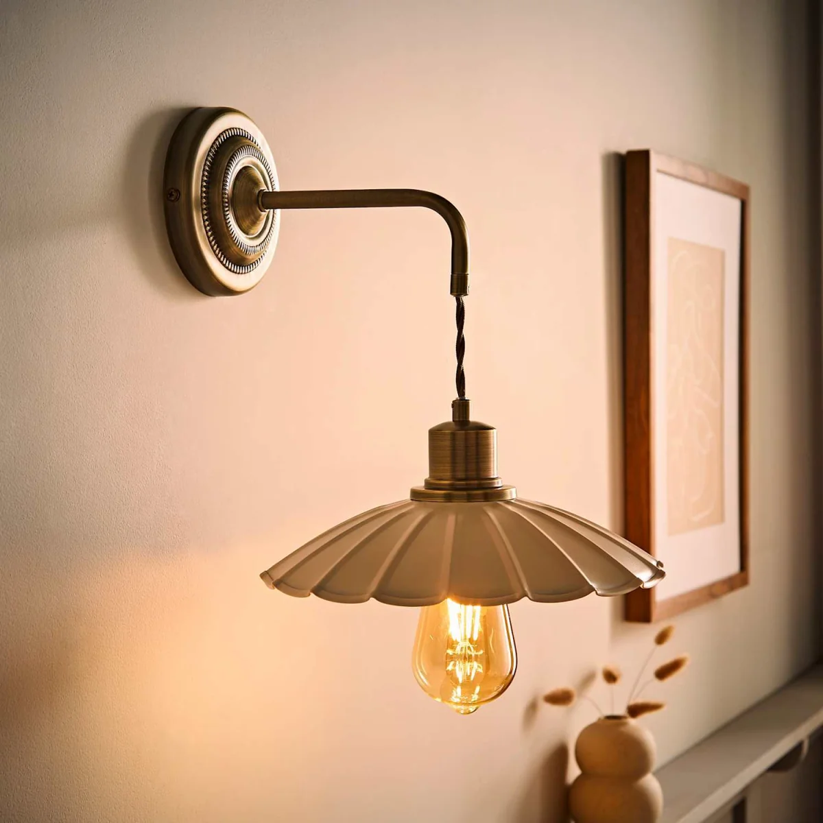 Holborn Cream Scallop Adjustable Wall Light - Cream / 0.5kg / Glass / 1 – image 3